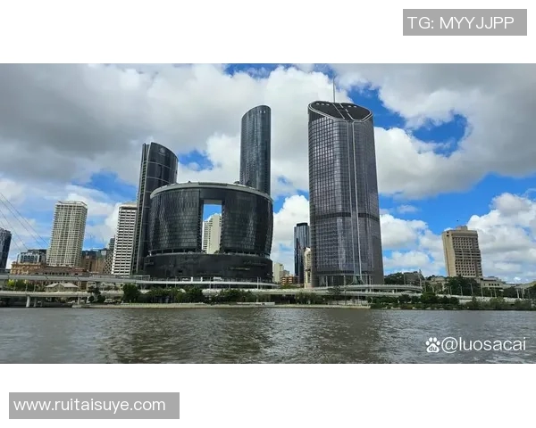 布里斯班与悉尼漫步之旅：探索澳大利亚两大城市的魅力与风情