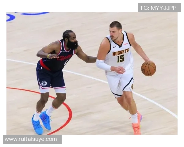 快船与爵士激战24日直播全程回顾与精彩瞬间分析