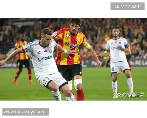 卡昂与索肖激战在即谁能在法乙赛场上笑到最后